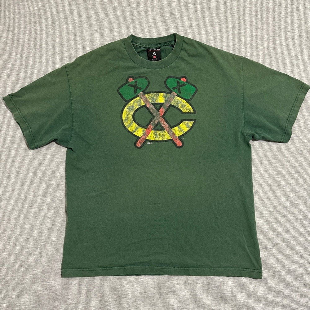 Chicago Blackhawks‎ Tomahawk Logo T-Shirt Mens XL Green Distressed Print NHL Tee